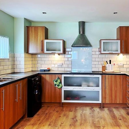 Ferienwohnung Retro Seaside Apt With Patio Swansea Exterior foto
