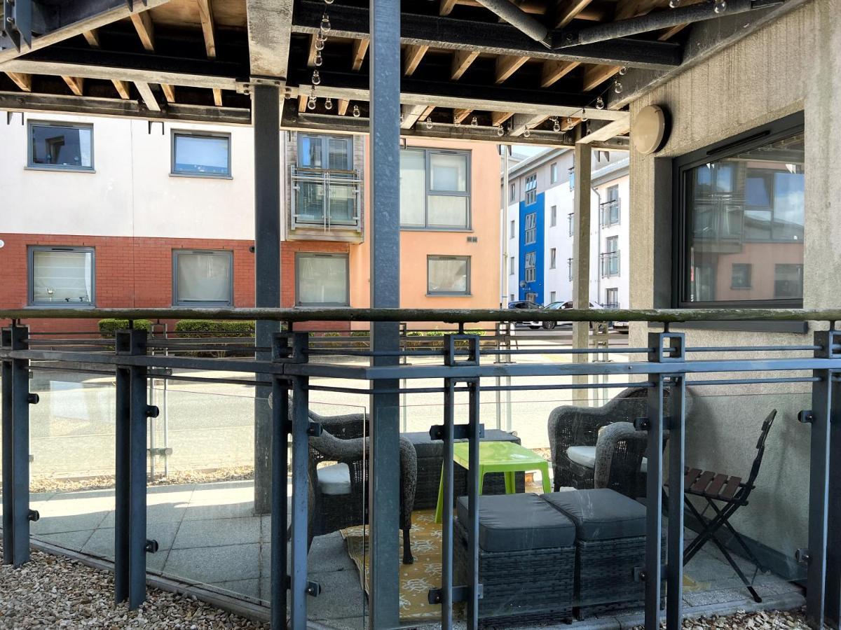 Ferienwohnung Retro Seaside Apt With Patio Swansea Exterior foto